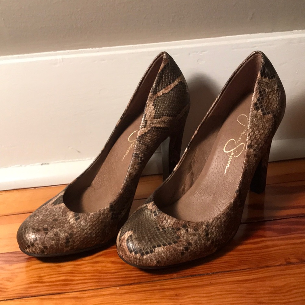 Snakeskin pumps 6.5 Perfect Condition Heels